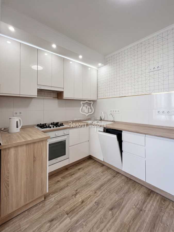 Продажа 1-комнатной квартиры 40.3 м², Бакинська, 1