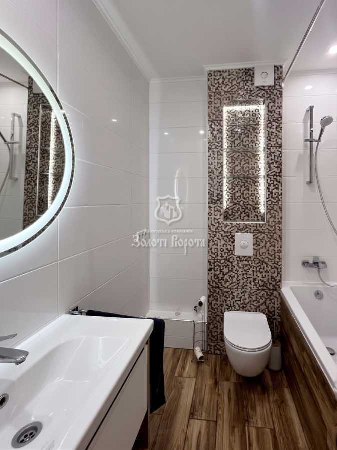 Продажа 1-комнатной квартиры 40.3 м², Бакинська, 1