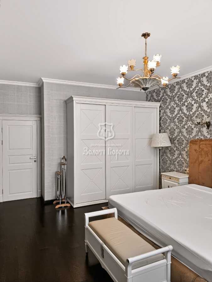 Продаж 2-кімнатної квартири 90.3 м², Звіринецька вул., 59є