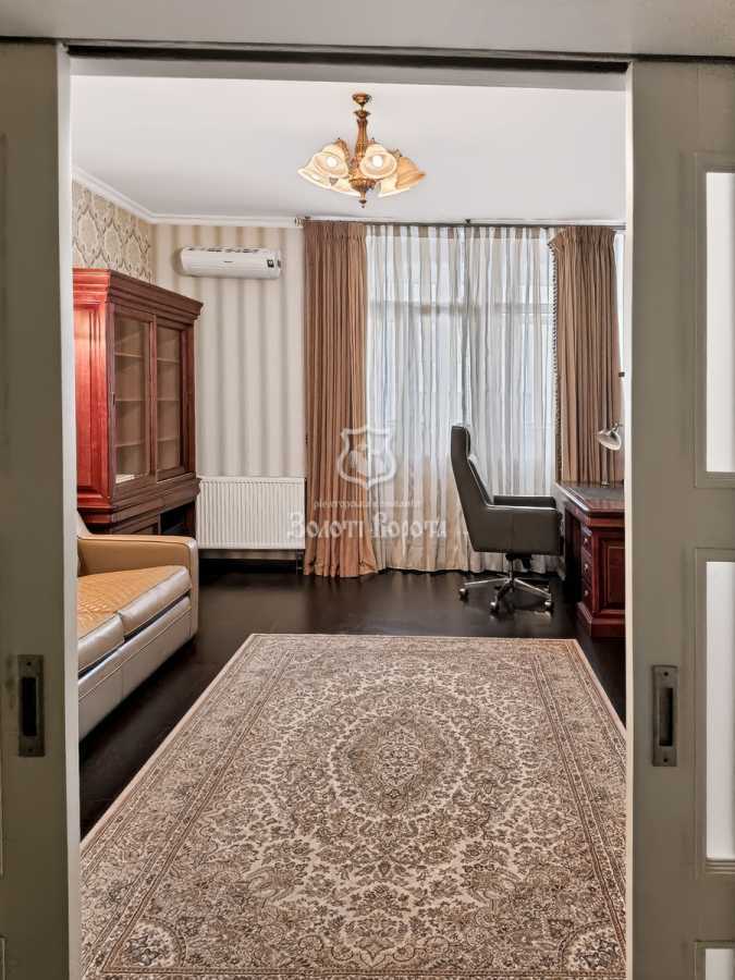 Продаж 2-кімнатної квартири 90.3 м², Звіринецька вул., 59є