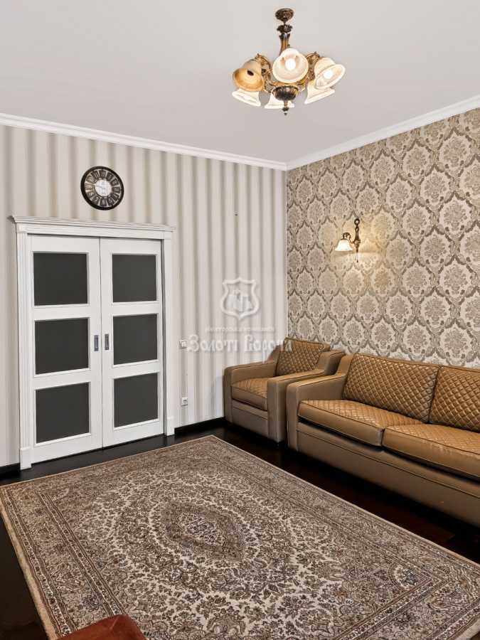Продаж 2-кімнатної квартири 90.3 м², Звіринецька вул., 59є