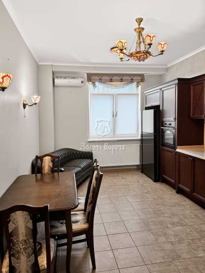 Продаж 2-кімнатної квартири 90.3 м², Звіринецька вул., 59є