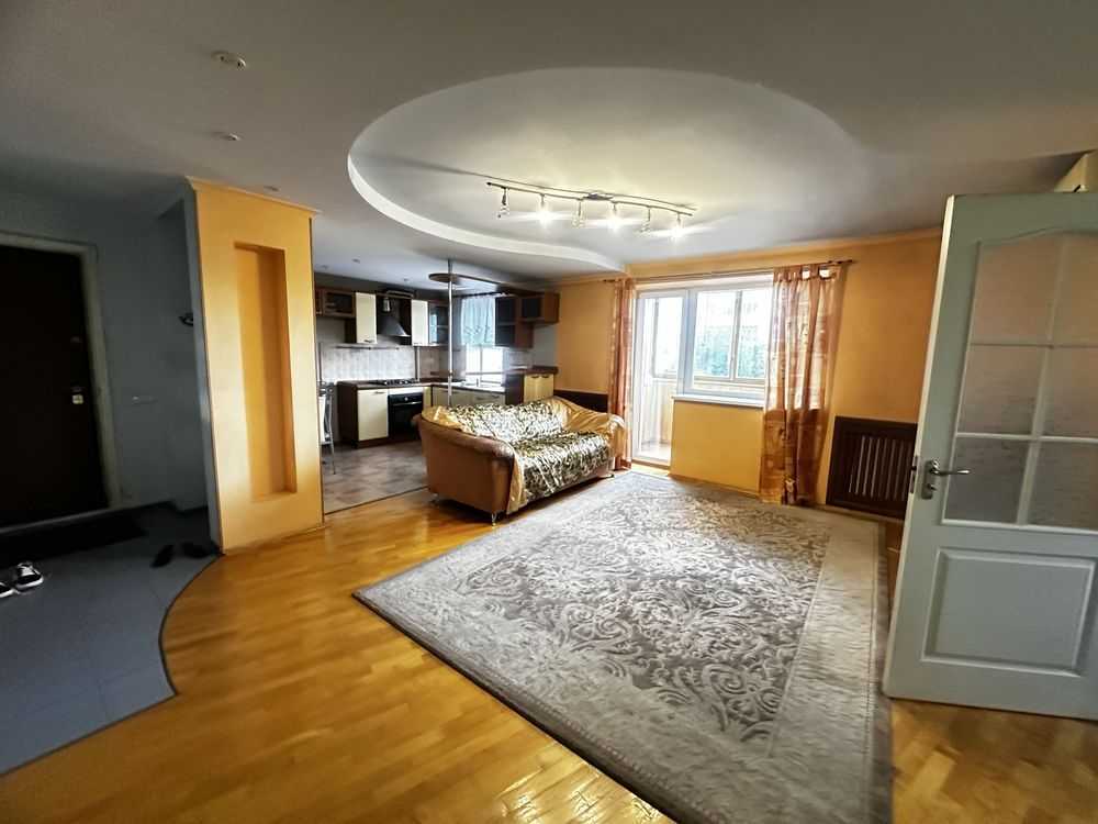 Продаж 3-кімнатної квартири 80 м², Нова вул.