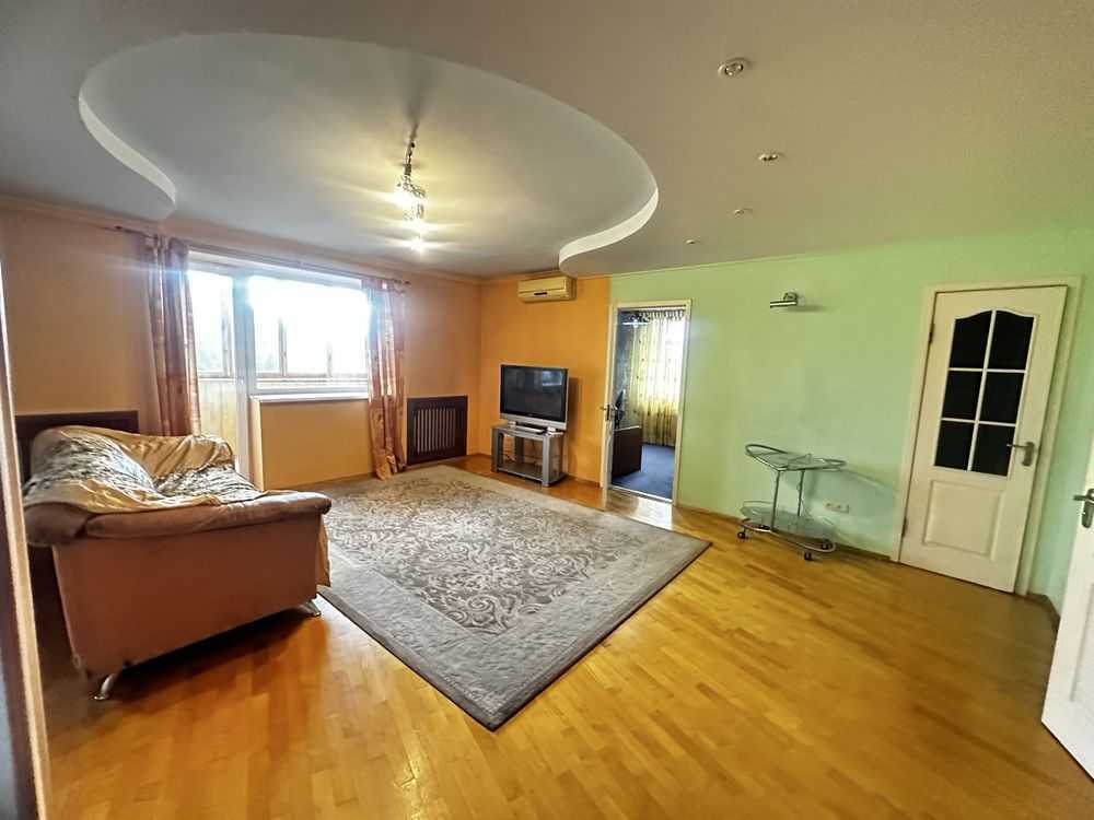 Продаж 3-кімнатної квартири 80 м², Нова вул.