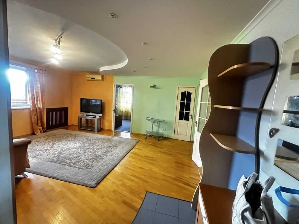 Продаж 3-кімнатної квартири 80 м², Нова вул.