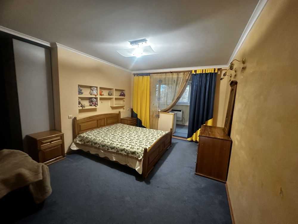 Продаж 3-кімнатної квартири 80 м², Нова вул.