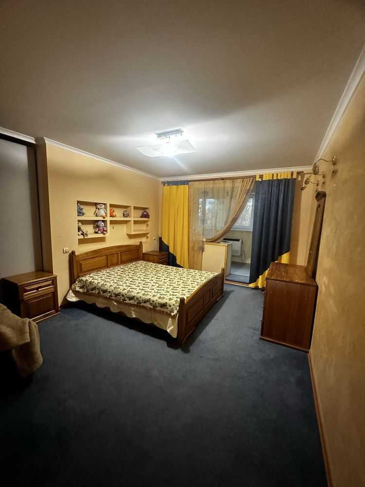 Продаж 3-кімнатної квартири 80 м², Нова вул.