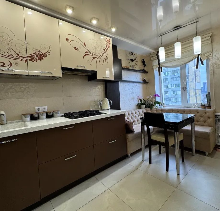 Продажа 5-комнатной квартиры 105 м², Маршала Малиновского ул., 26