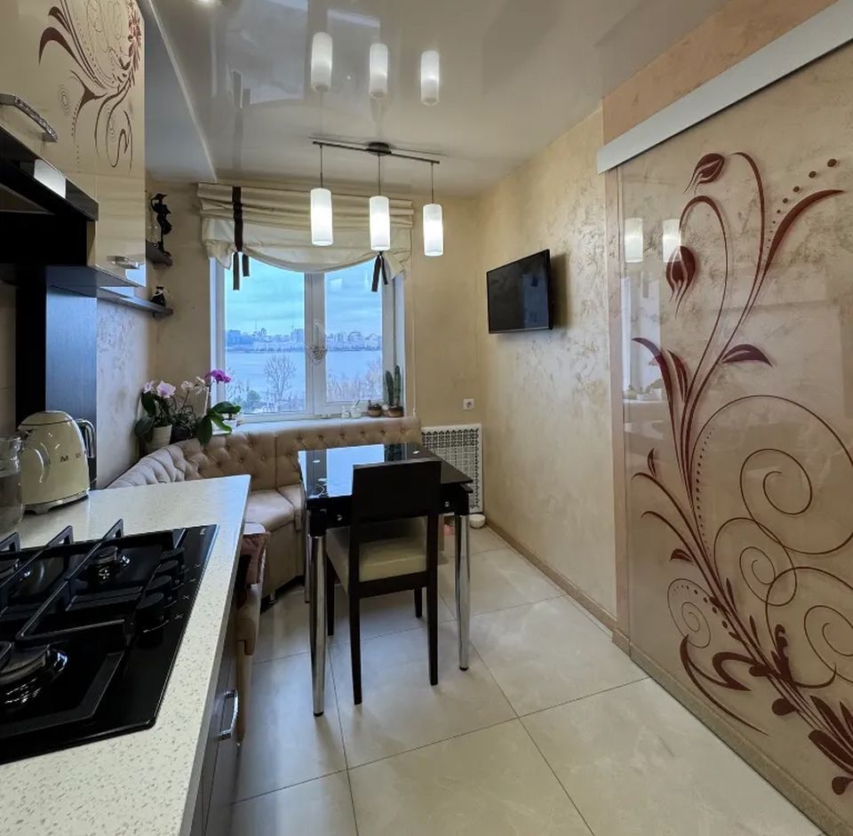 Продажа 5-комнатной квартиры 105 м², Маршала Малиновского ул., 26