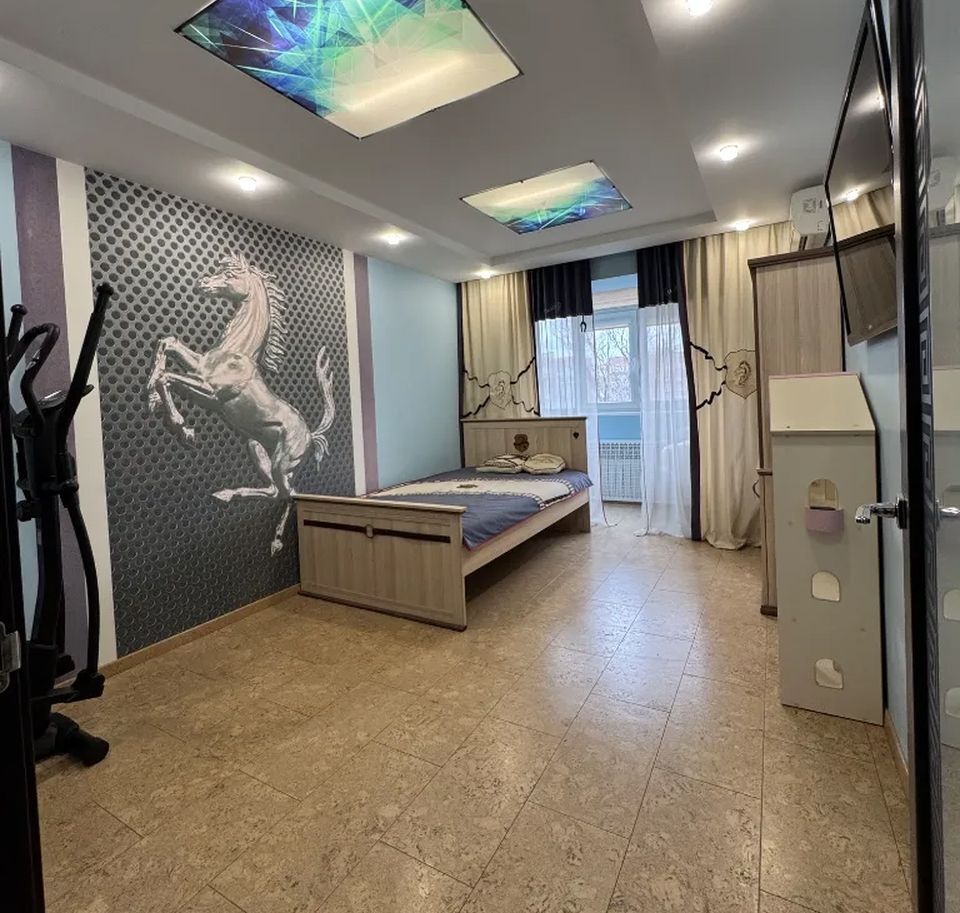 Продажа 5-комнатной квартиры 105 м², Маршала Малиновского ул., 26