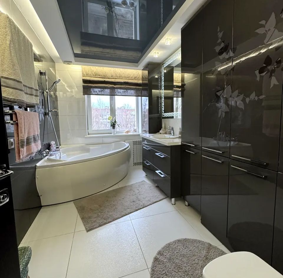 Продажа 5-комнатной квартиры 105 м², Маршала Малиновского ул., 26