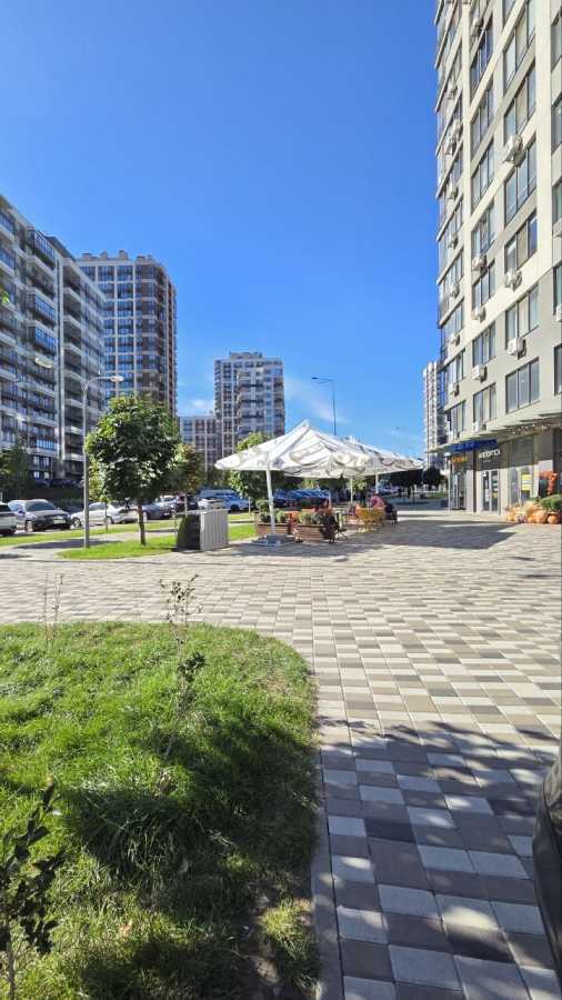 Продаж 2-кімнатної квартири 69 м², Олександра Олеся вул., 2Б