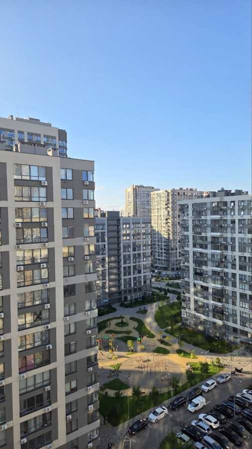 Продаж 2-кімнатної квартири 69 м², Олександра Олеся вул., 2Б