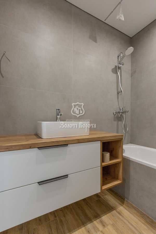 Продаж 2-кімнатної квартири 60 м², Сергія Данченка вул., 28