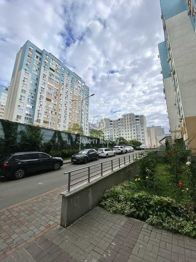 Продаж 2-кімнатної квартири 60 м², Сергія Данченка вул., 28
