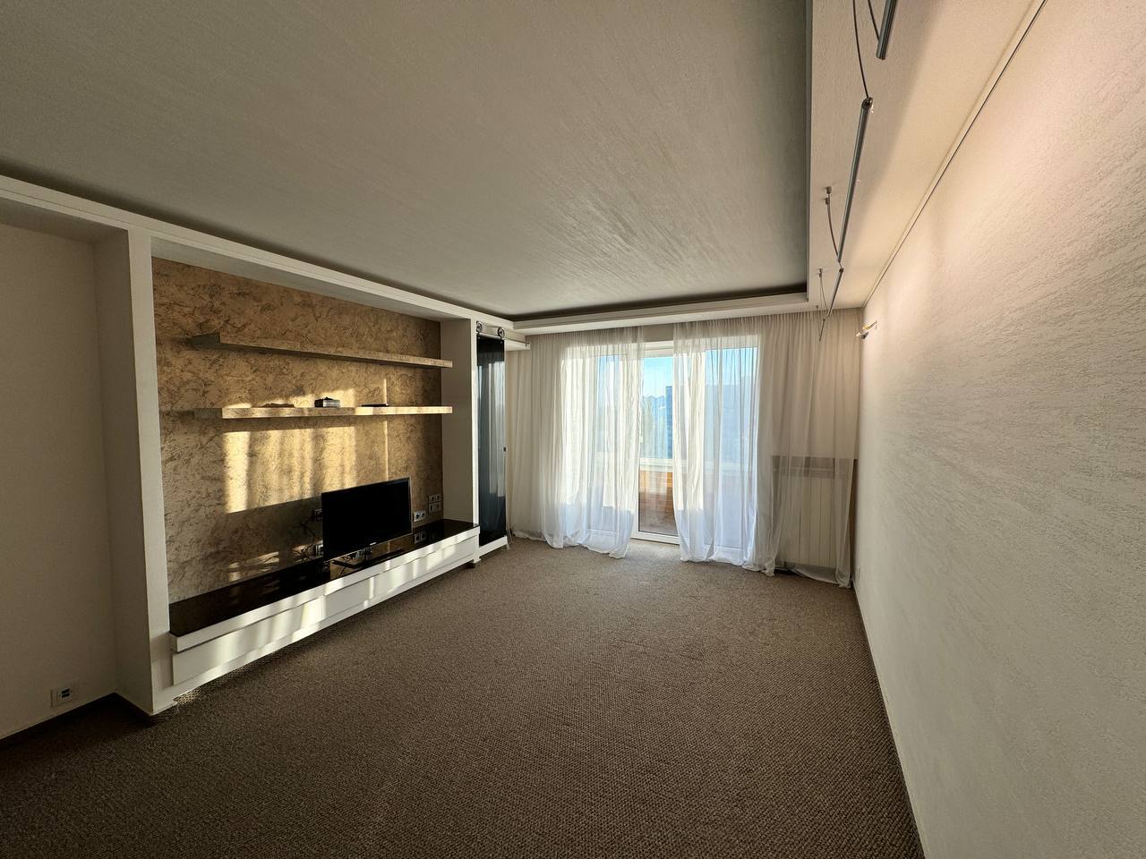 Оренда 3-кімнатної квартири 76 м², Відрадний просп., 55