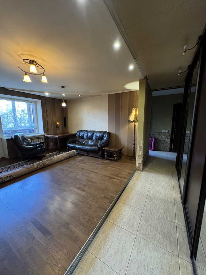 Продаж 3-кімнатної квартири 72 м², Ломоносова вул., 24