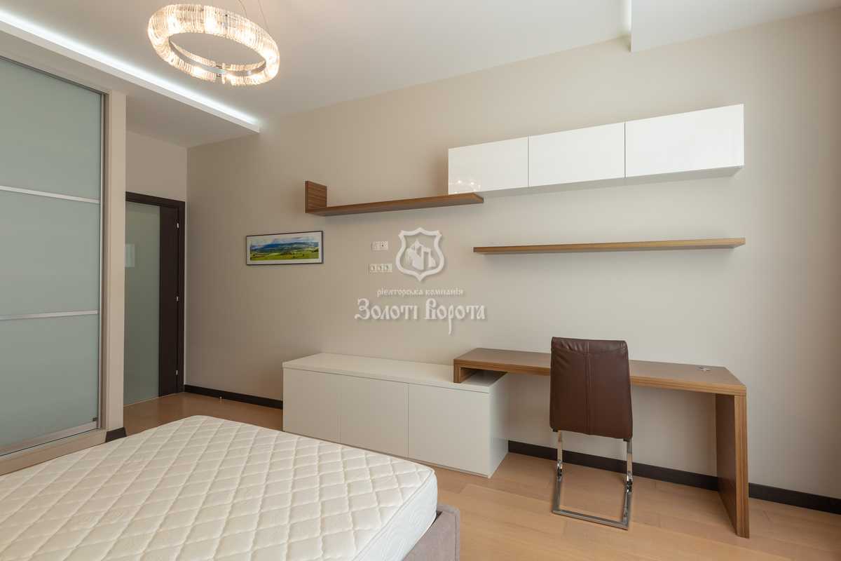 Продажа 3-комнатной квартиры 134.6 м², Леси Украинки бул., 7Б
