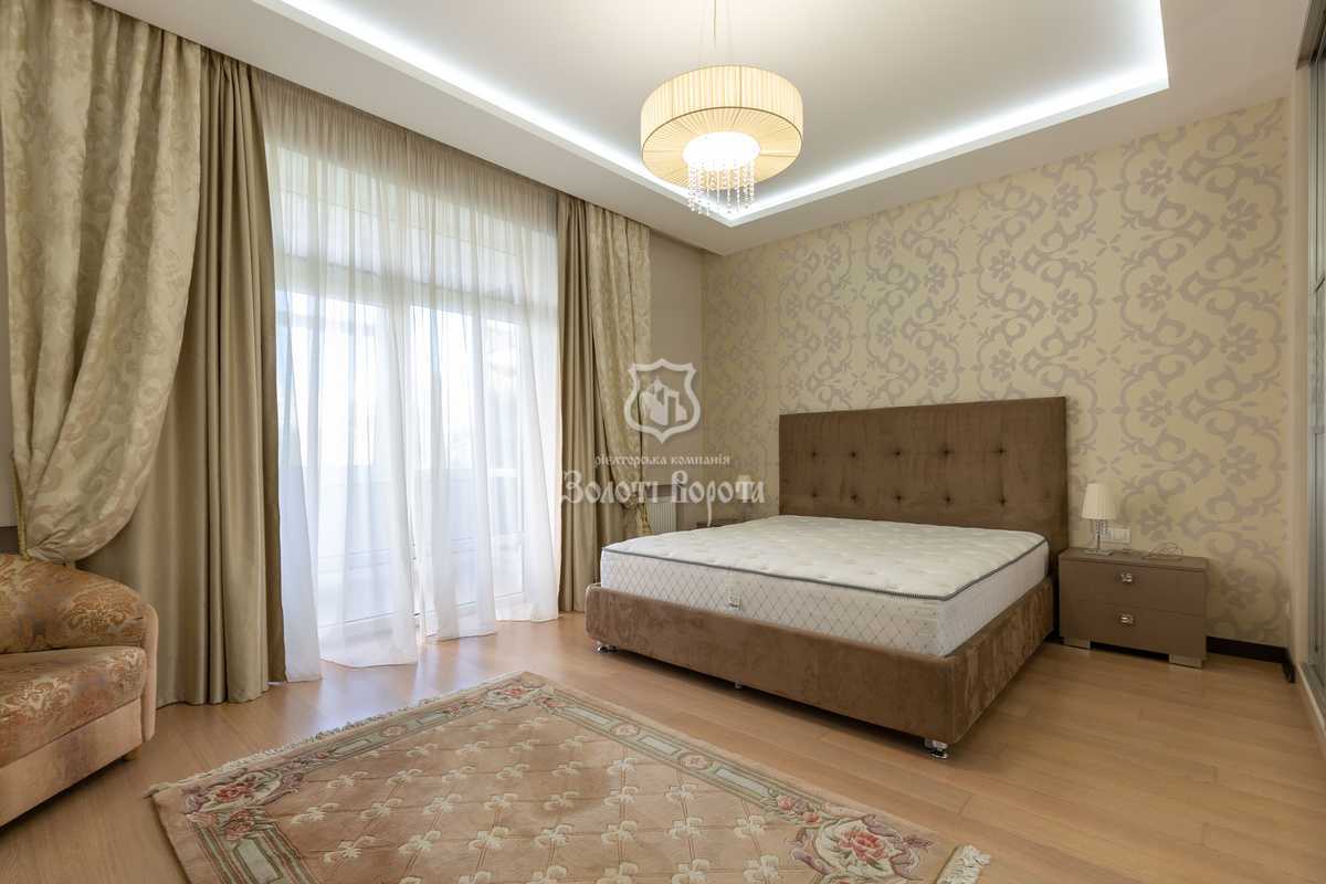 Продажа 3-комнатной квартиры 134.6 м², Леси Украинки бул., 7Б