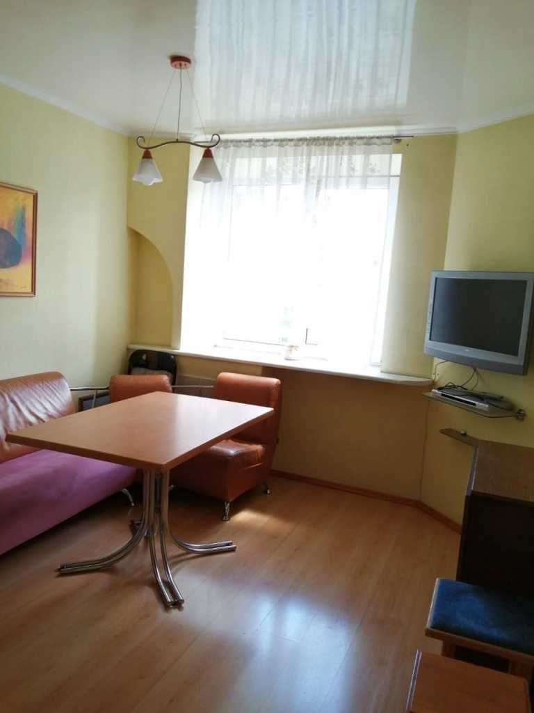 Аренда 2-комнатной квартиры 70 м², Святошинская пл., 1/1