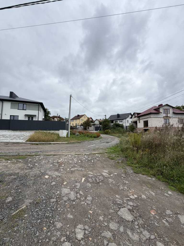 Продажа участка под индивидуальное жилое строительство 23 соток, Володимирська