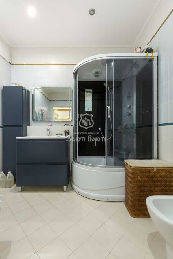 Продаж 4-кімнатної квартири 233 м², Верховинна вул., 35