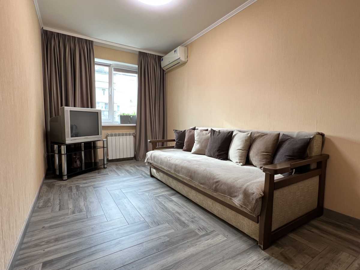 2-комнатная квартира посуточно 48 м², Митрополита Василия Липковского ул., 3