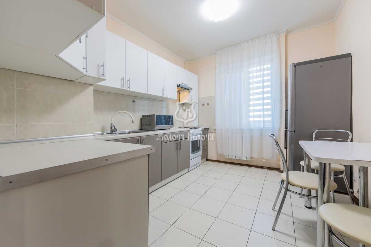 Продаж 3-кімнатної квартири 70 м², Миколи Бажана просп., 28В