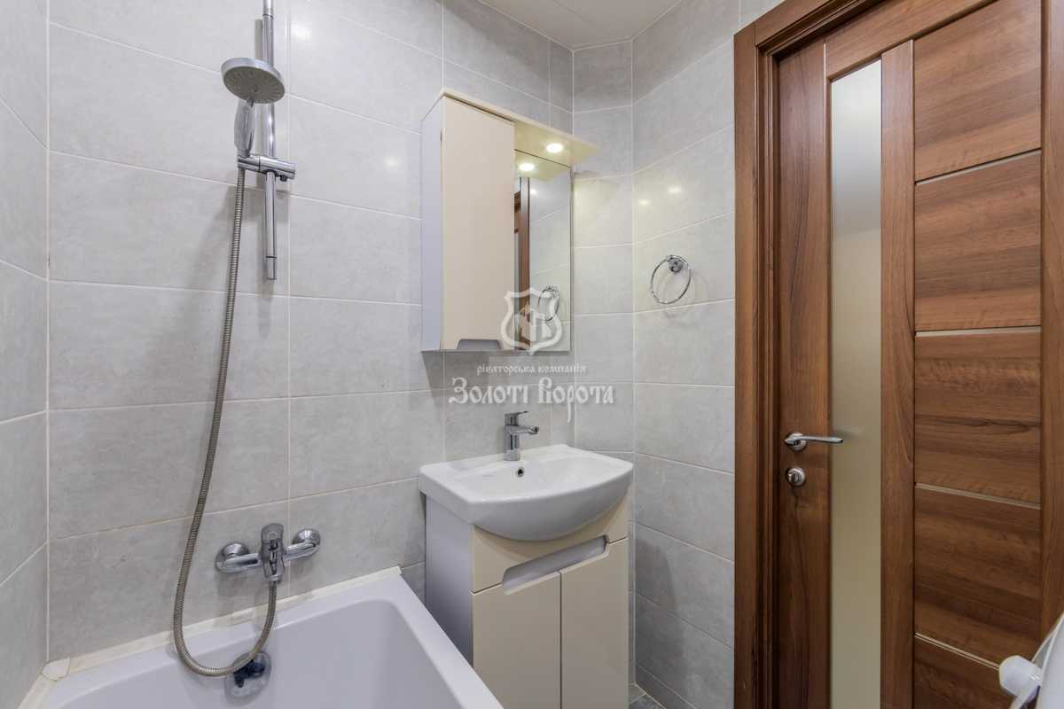 Продаж 3-кімнатної квартири 70 м², Миколи Бажана просп., 28В