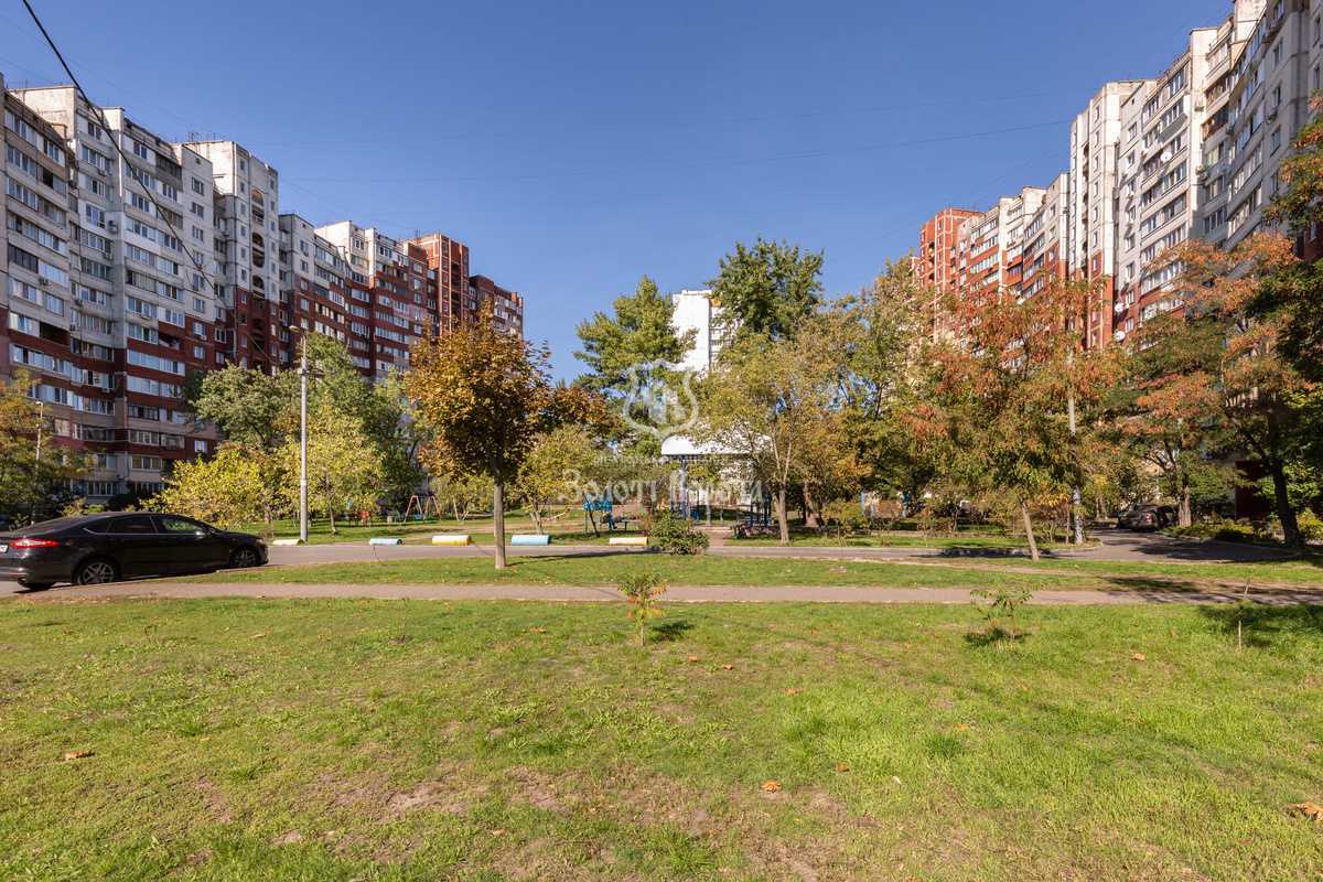 Продаж 2-кімнатної квартири 59.5 м², Миколи Закревського вул., 7