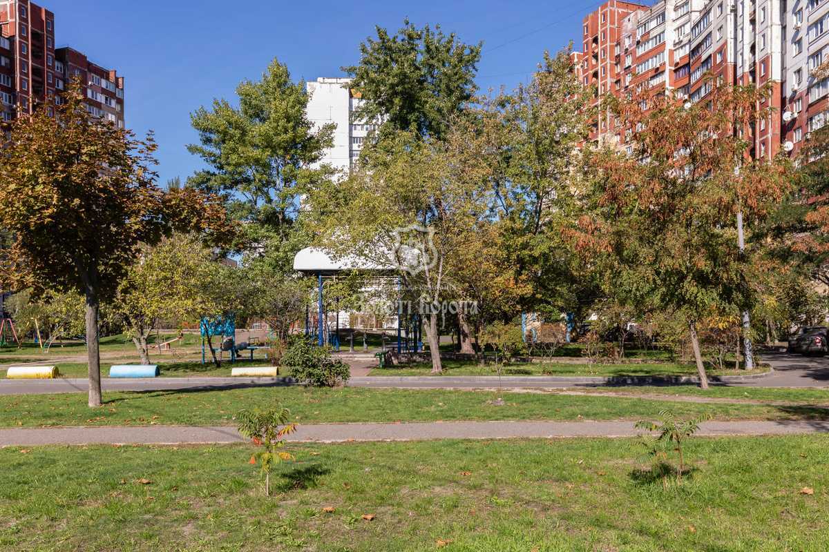 Продаж 2-кімнатної квартири 59.5 м², Миколи Закревського вул., 7