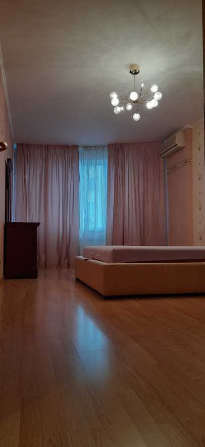 Продажа 2-комнатной квартиры 82 м², Верховинная ул., 35