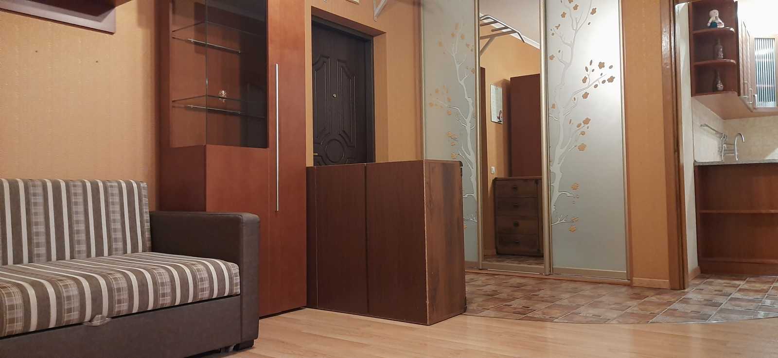 Продажа 2-комнатной квартиры 82 м², Верховинная ул., 35