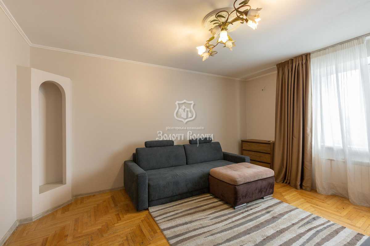 Продаж 3-кімнатної квартири 72 м², Володимира Антоновича вул., 104