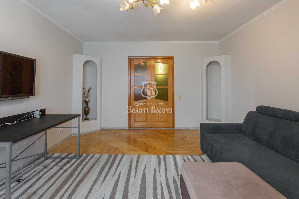 Продаж 3-кімнатної квартири 72 м², Володимира Антоновича вул., 104