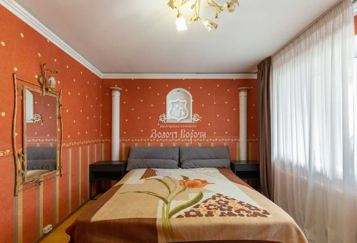 Продаж 3-кімнатної квартири 72 м², Володимира Антоновича вул., 104