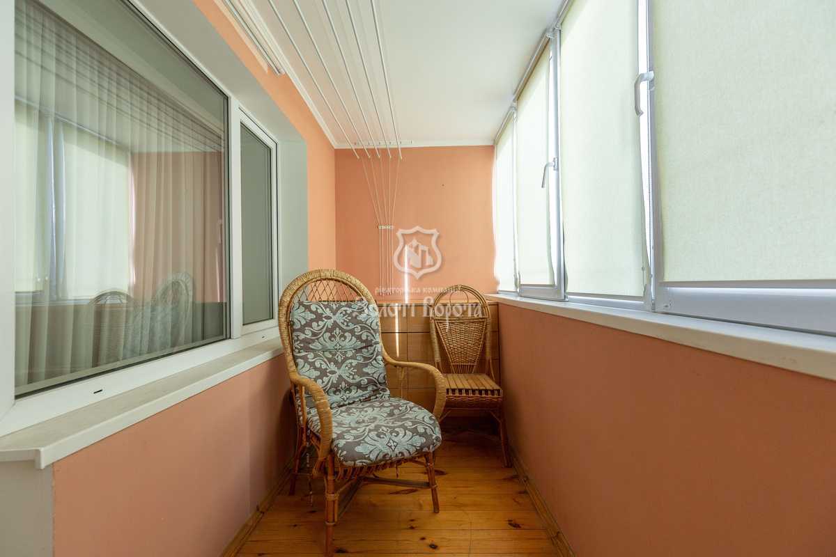Продаж 3-кімнатної квартири 72 м², Володимира Антоновича вул., 104