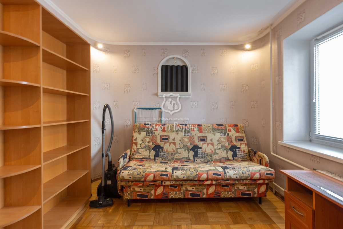 Продаж 3-кімнатної квартири 72 м², Володимира Антоновича вул., 104