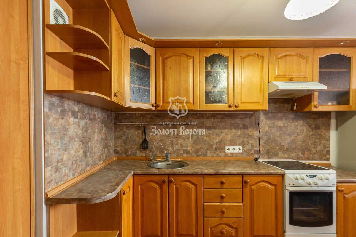 Продаж 3-кімнатної квартири 72 м², Володимира Антоновича вул., 104