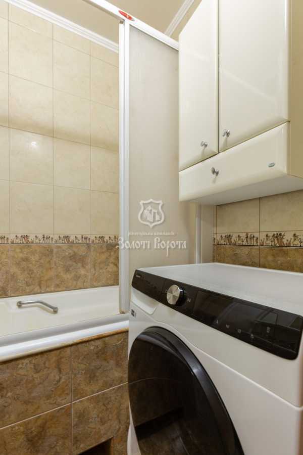 Продаж 3-кімнатної квартири 72 м², Володимира Антоновича вул., 104
