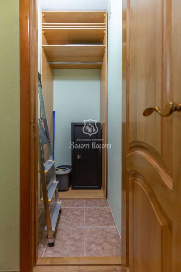 Продаж 3-кімнатної квартири 72 м², Володимира Антоновича вул., 104