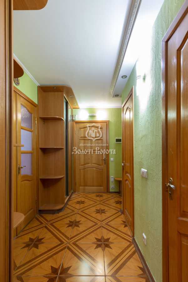 Продаж 3-кімнатної квартири 72 м², Володимира Антоновича вул., 104