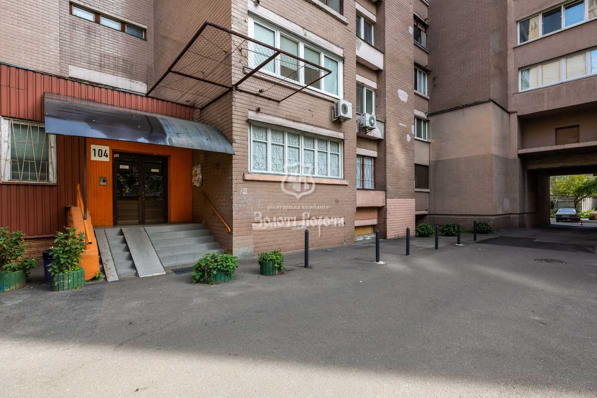 Продаж 3-кімнатної квартири 72 м², Володимира Антоновича вул., 104