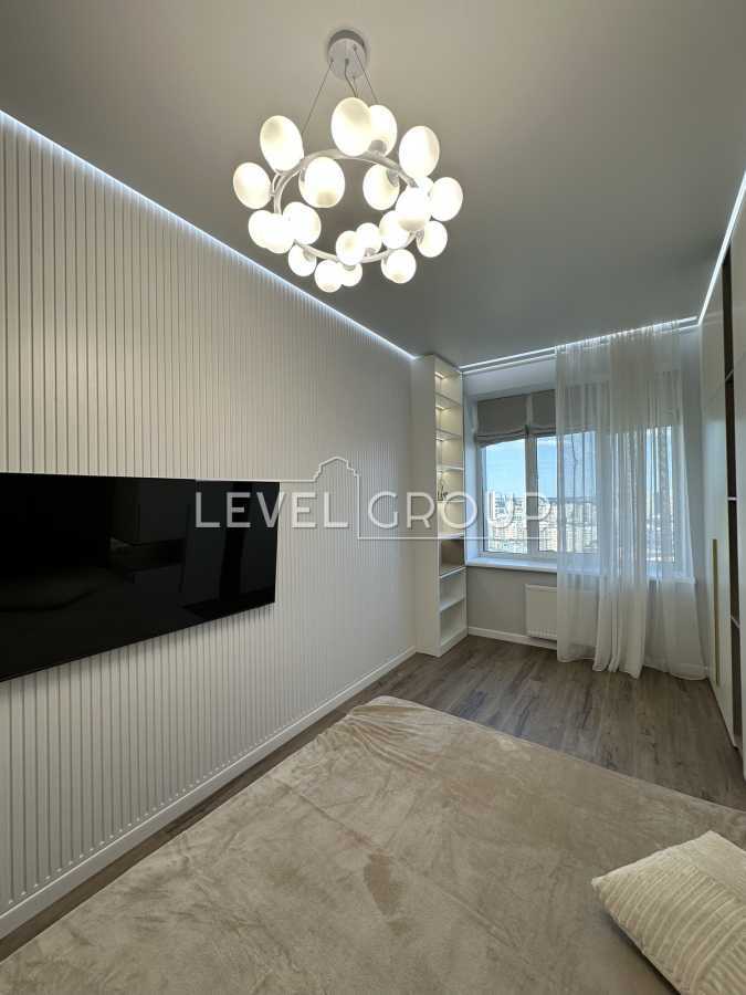 Продажа 2-комнатной квартиры 77 м², Никольско-Слободская ул., 3Б