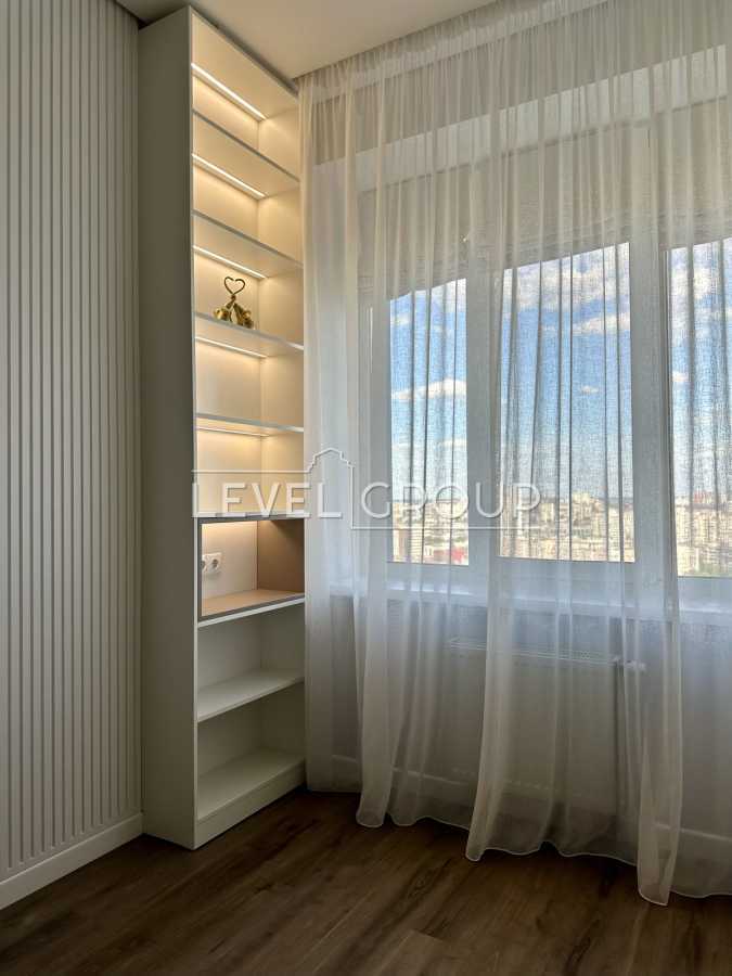 Продажа 2-комнатной квартиры 77 м², Никольско-Слободская ул., 3Б