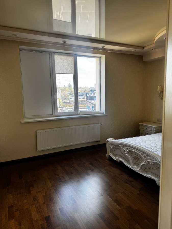 Аренда 3-комнатной квартиры 124 м², Василия Тютюнника ул., 37/1