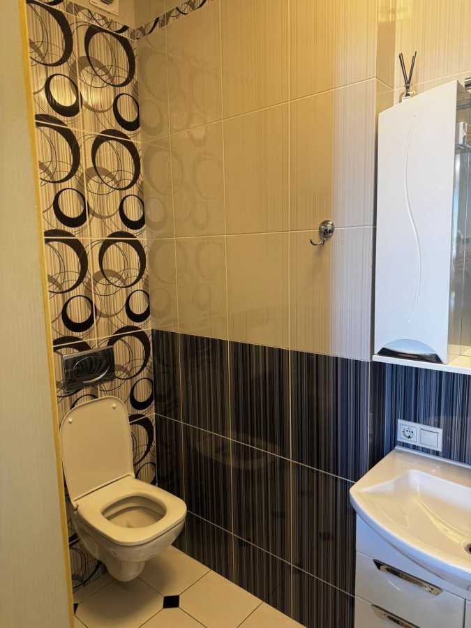 Аренда 3-комнатной квартиры 124 м², Василия Тютюнника ул., 37/1