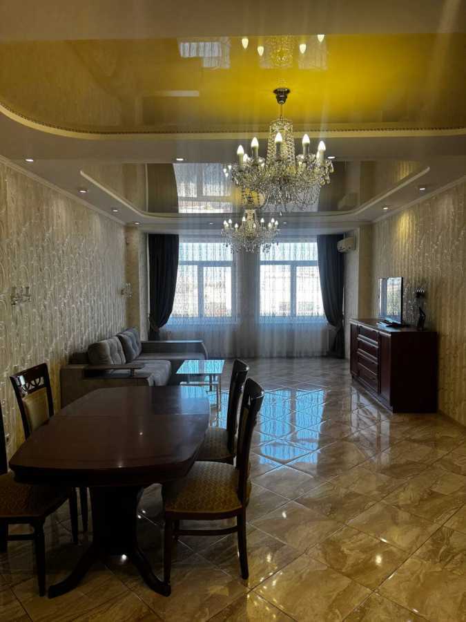 Аренда 3-комнатной квартиры 140 м², Евгения Коновальца ул., 36