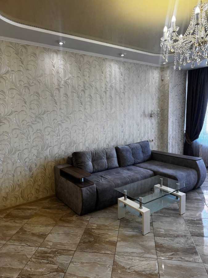 Аренда 3-комнатной квартиры 140 м², Евгения Коновальца ул., 36