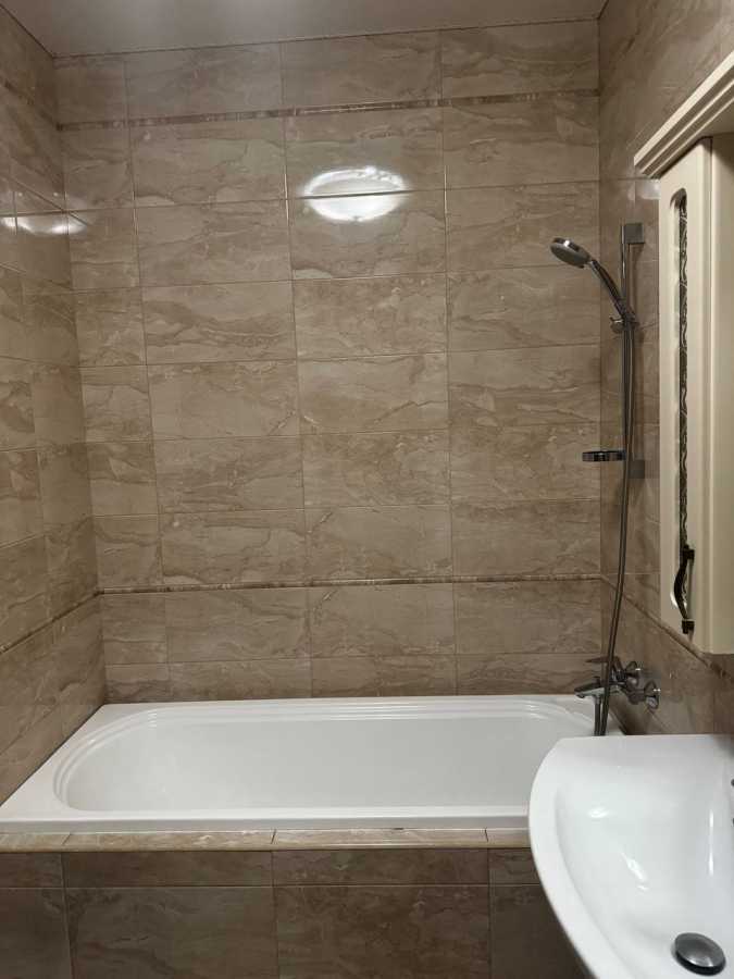 Аренда 3-комнатной квартиры 140 м², Евгения Коновальца ул., 36